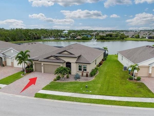3271 Baravaldo CIR, CAPE CORAL, FL 33909