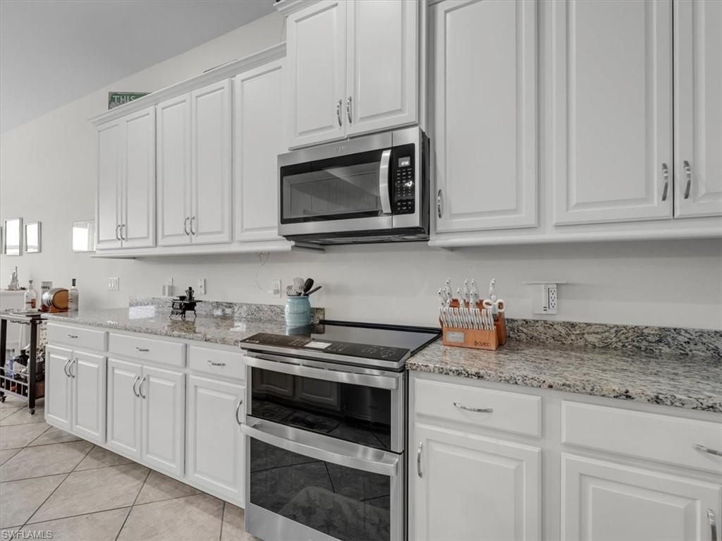 3271 Baravaldo Cir, Cape Coral, FL 33909 Photo