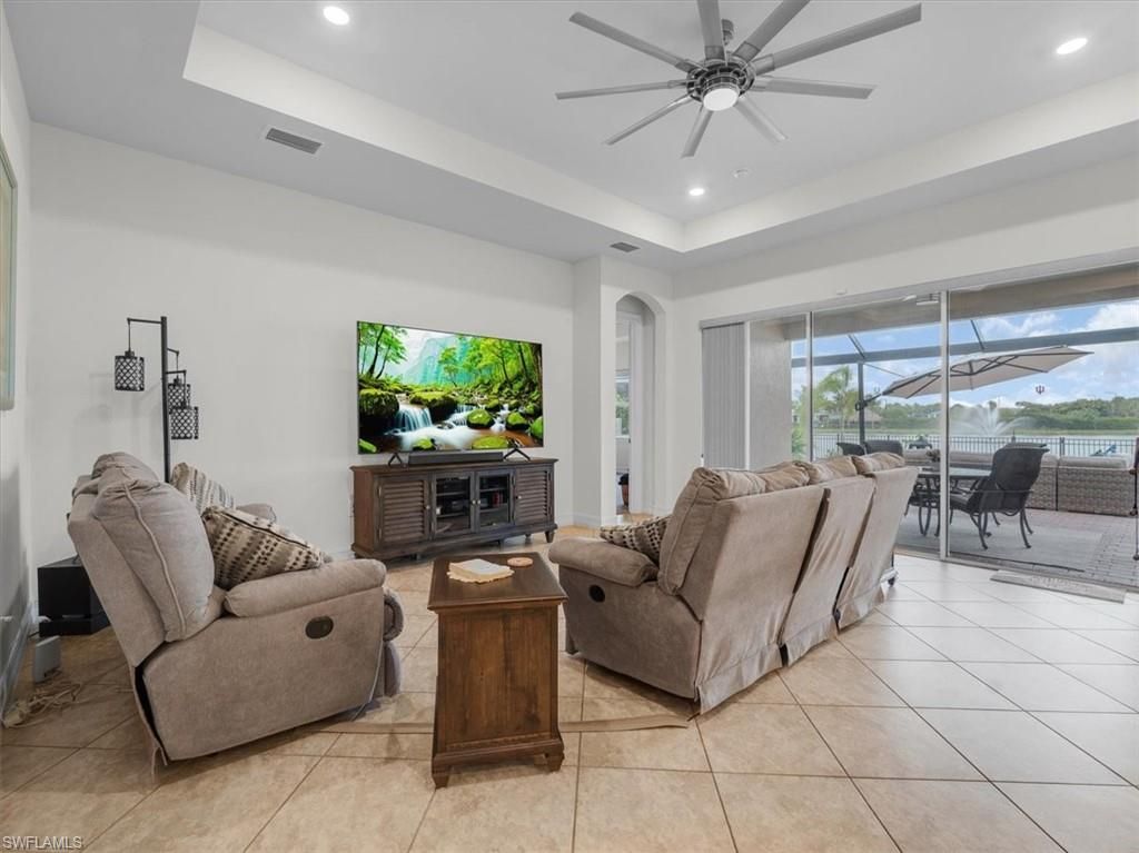 3271 Baravaldo Cir, Cape Coral, FL 33909 Photo
