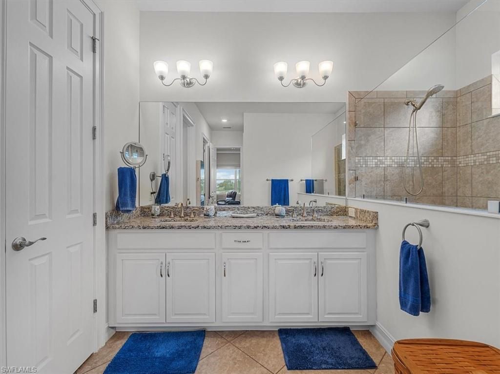 3271 Baravaldo Cir, Cape Coral, FL 33909 Photo