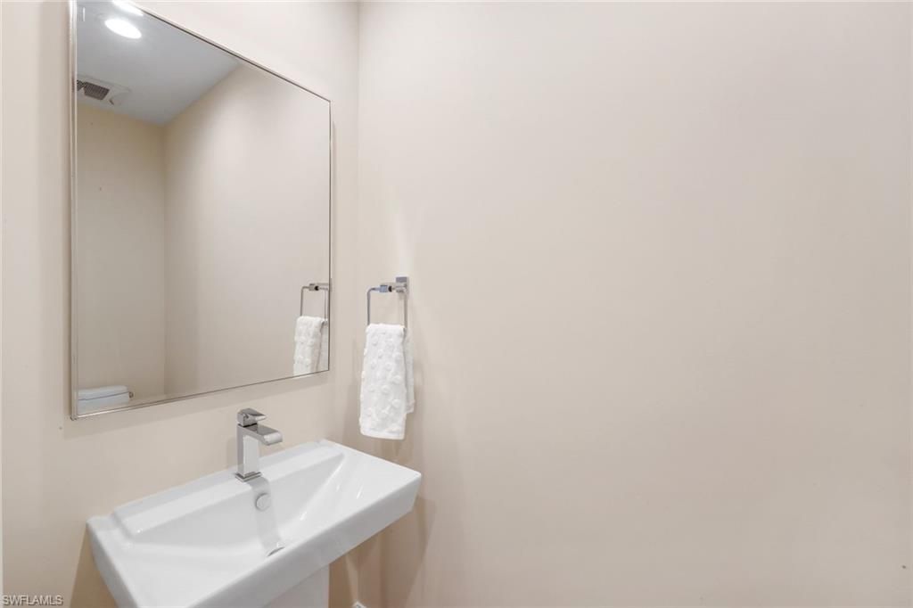 1135 3rd Ave S, Unit 518, Naples, FL 34102 Photo