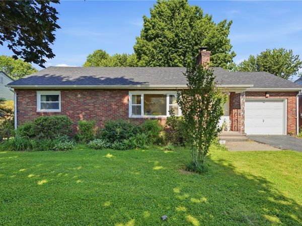 646 S 3rd St , Sharpsville, PA 16150