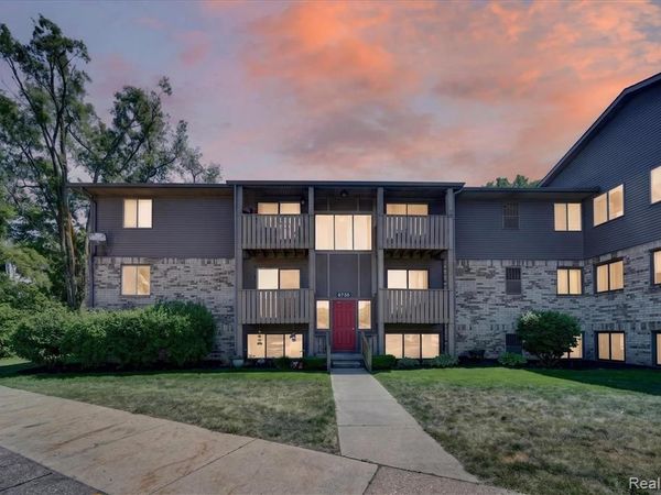8735 Green Willow Street , Brighton, MI 48116