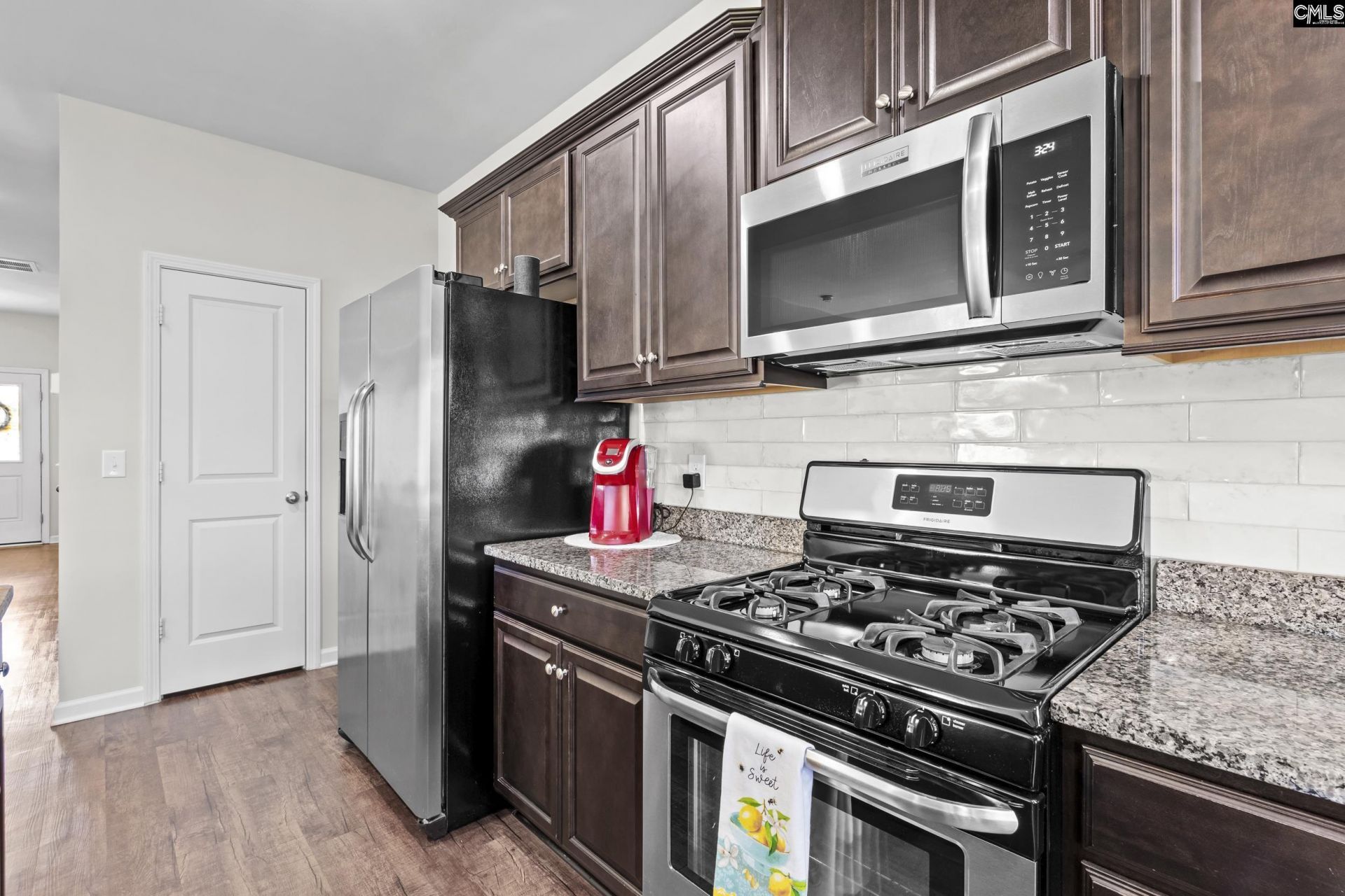 865 Sunseeker Drive  Photo 4