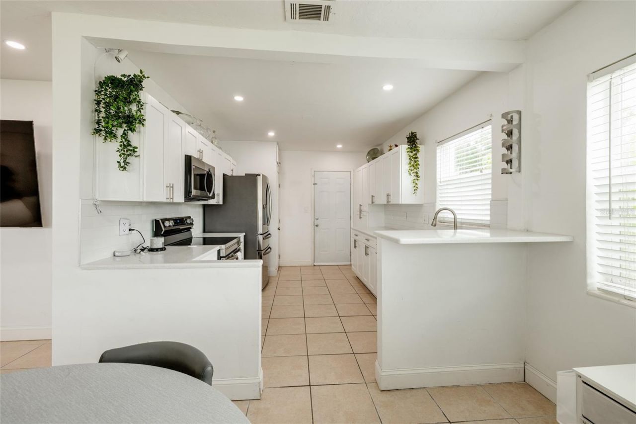 101 40th Avenue Ne, Saint Petersburg, FL 33703 Photo