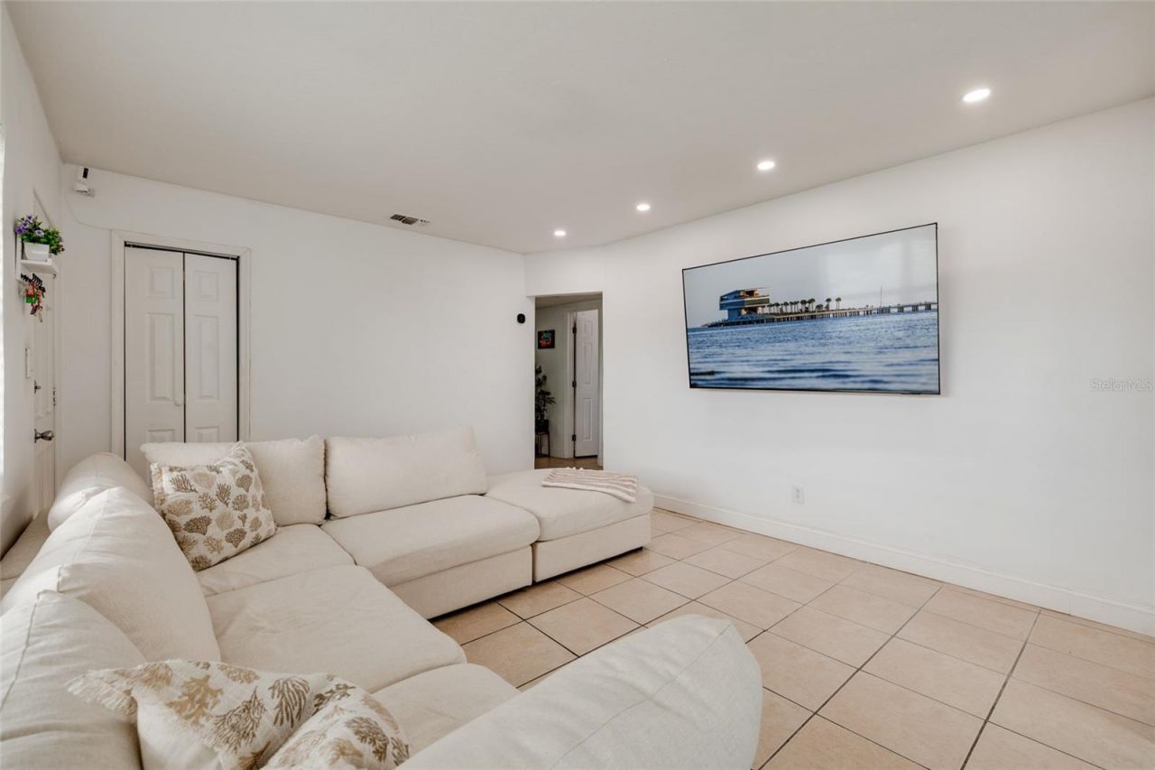 101 40th Avenue Ne, Saint Petersburg, FL 33703 Photo