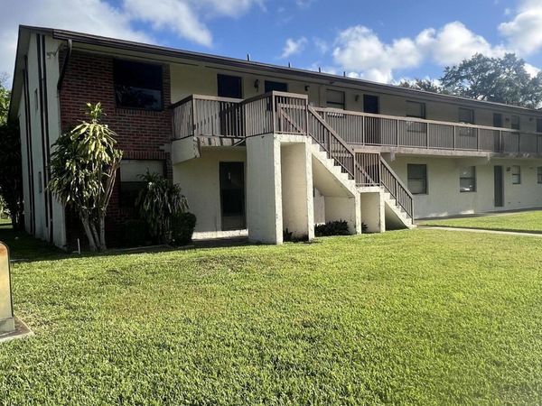 6061 Shaker Wood Circle, Unit 201, Tamarac, FL 33319
