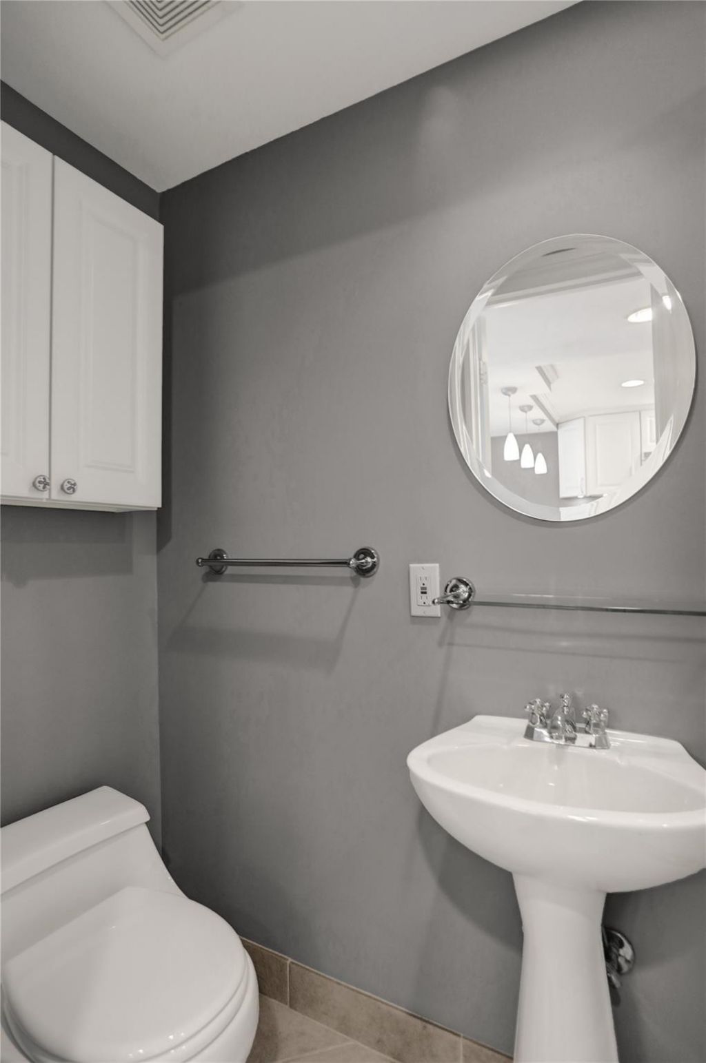 620 Tennis Club Drive, Unit 304, Fort Lauderdale, FL 33311 Photo