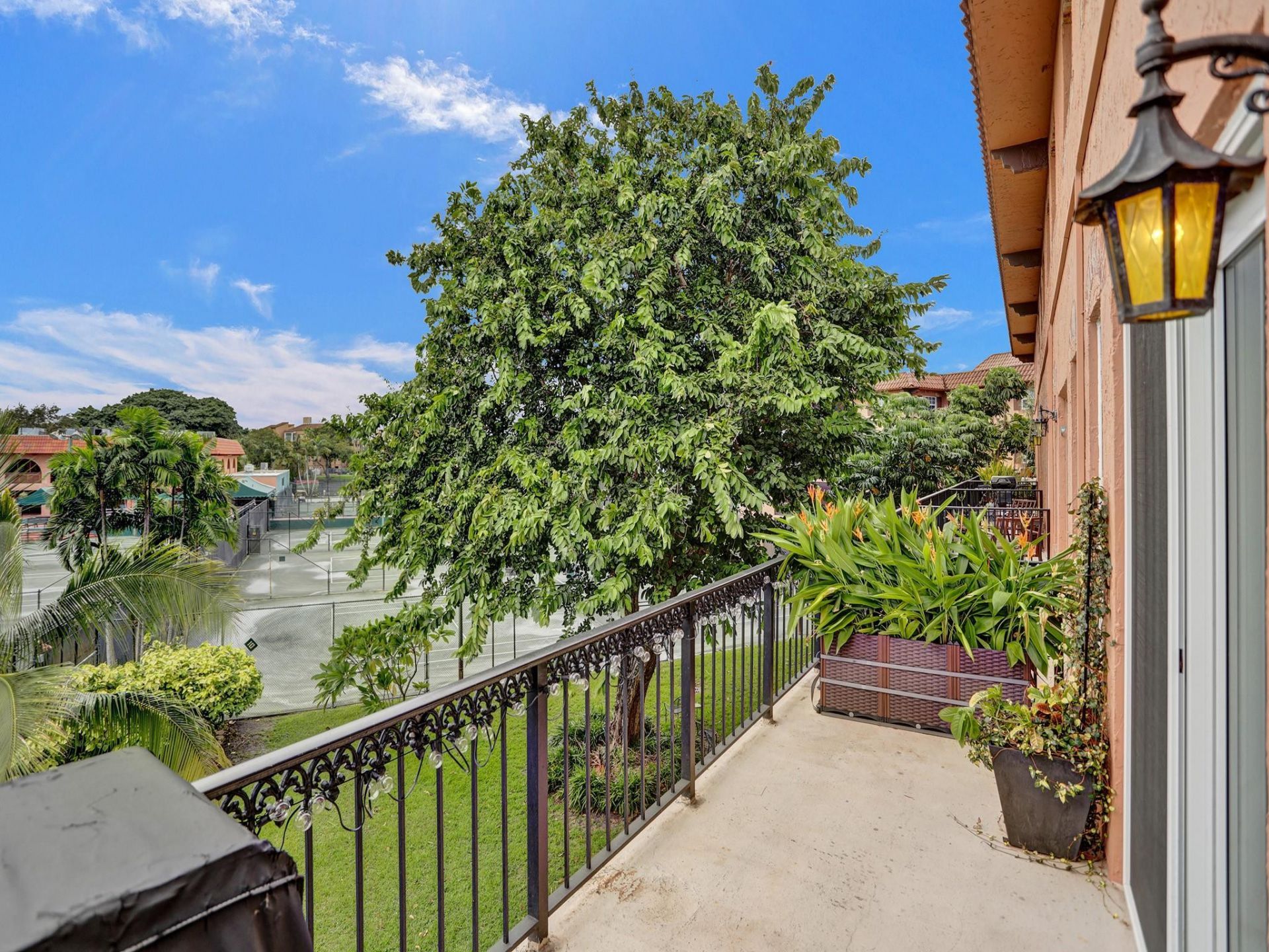 620 Tennis Club Drive, Unit 304, Fort Lauderdale, FL 33311 Photo