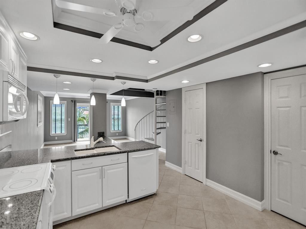 620 Tennis Club Drive, Unit 304, Fort Lauderdale, FL 33311 Photo