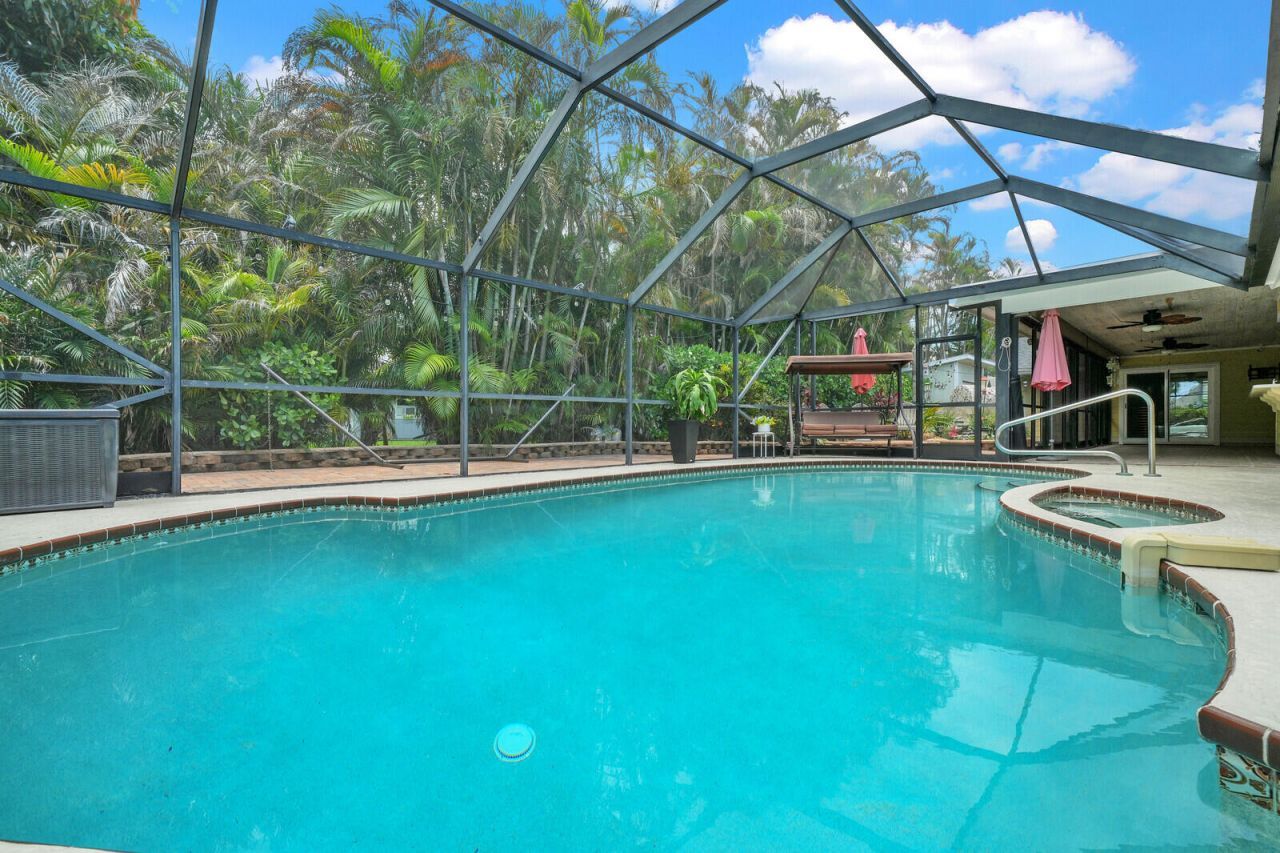 7986 SE Trenton Avenue, Hobe Sound, FL 33455 Photo