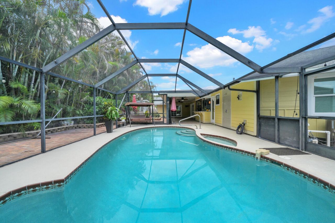 7986 SE Trenton Avenue, Hobe Sound, FL 33455 Photo