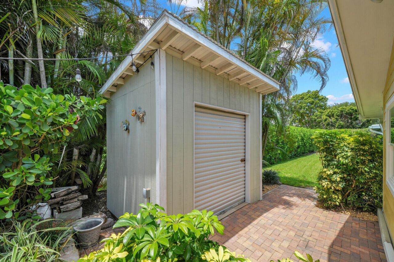 7986 SE Trenton Avenue, Hobe Sound, FL 33455 Photo