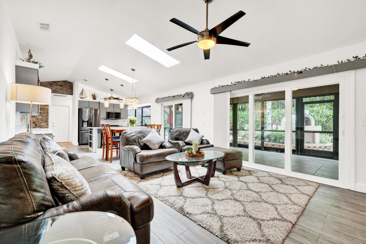 7986 SE Trenton Avenue, Hobe Sound, FL 33455 Photo