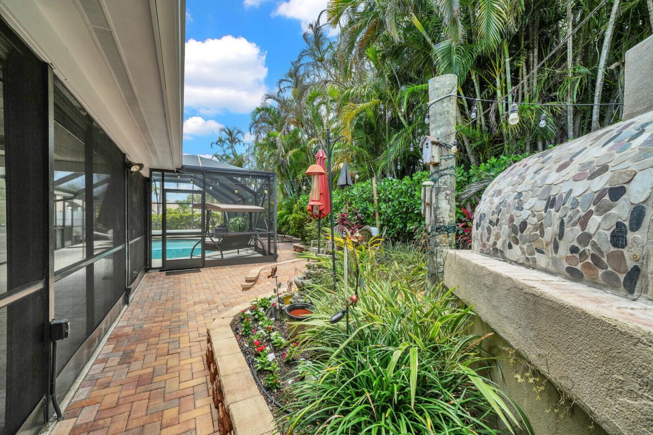 7986 SE Trenton Avenue, Hobe Sound, FL 33455 Photo