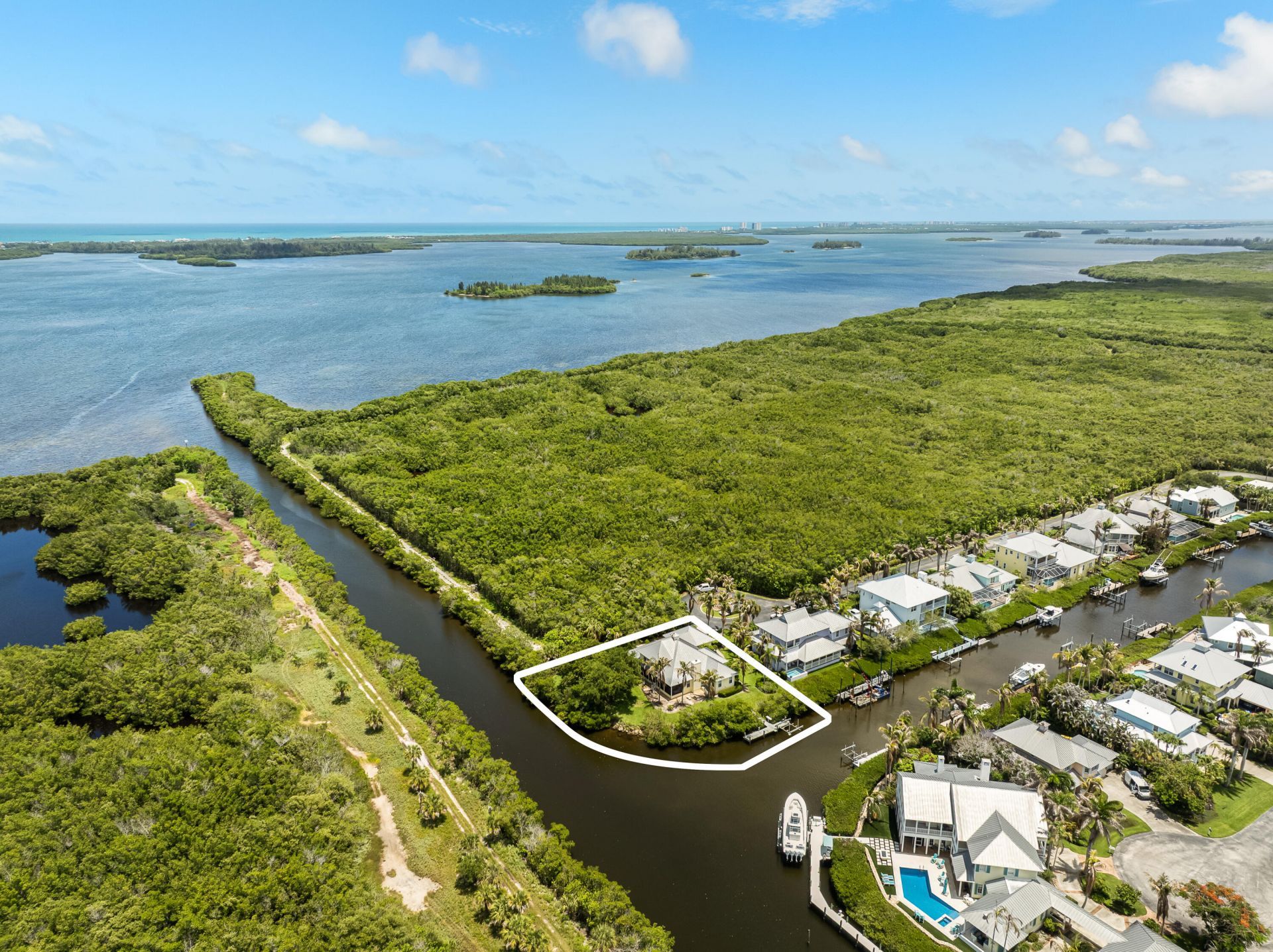 2165 SE 7th Ave Avenue Se, Vero Beach, FL 32962 Photo