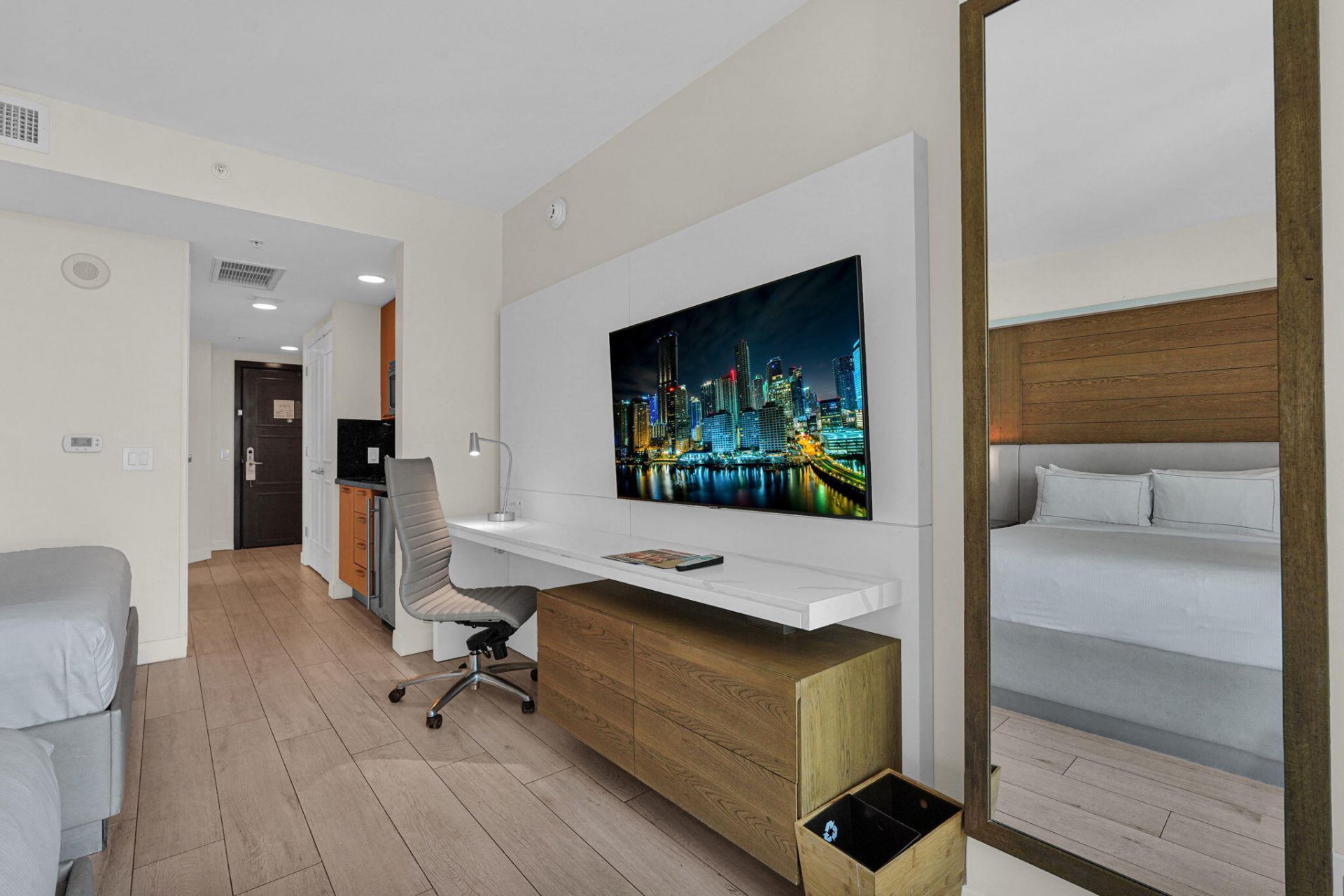 505 N Fort Lauderdale Beach Boulevard, Unit 915, Fort Lauderdale, FL 33304 Photo