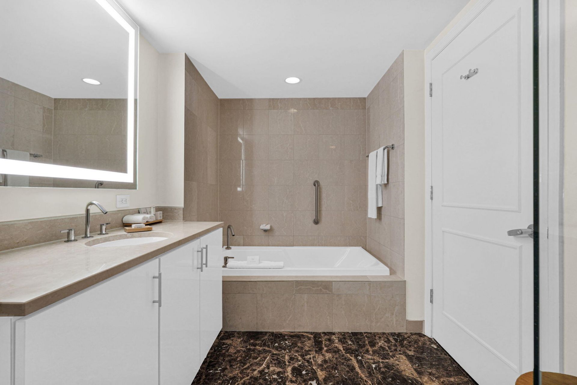 505 N Fort Lauderdale Beach Boulevard, Unit 1103, Fort Lauderdale, FL 33304 Photo