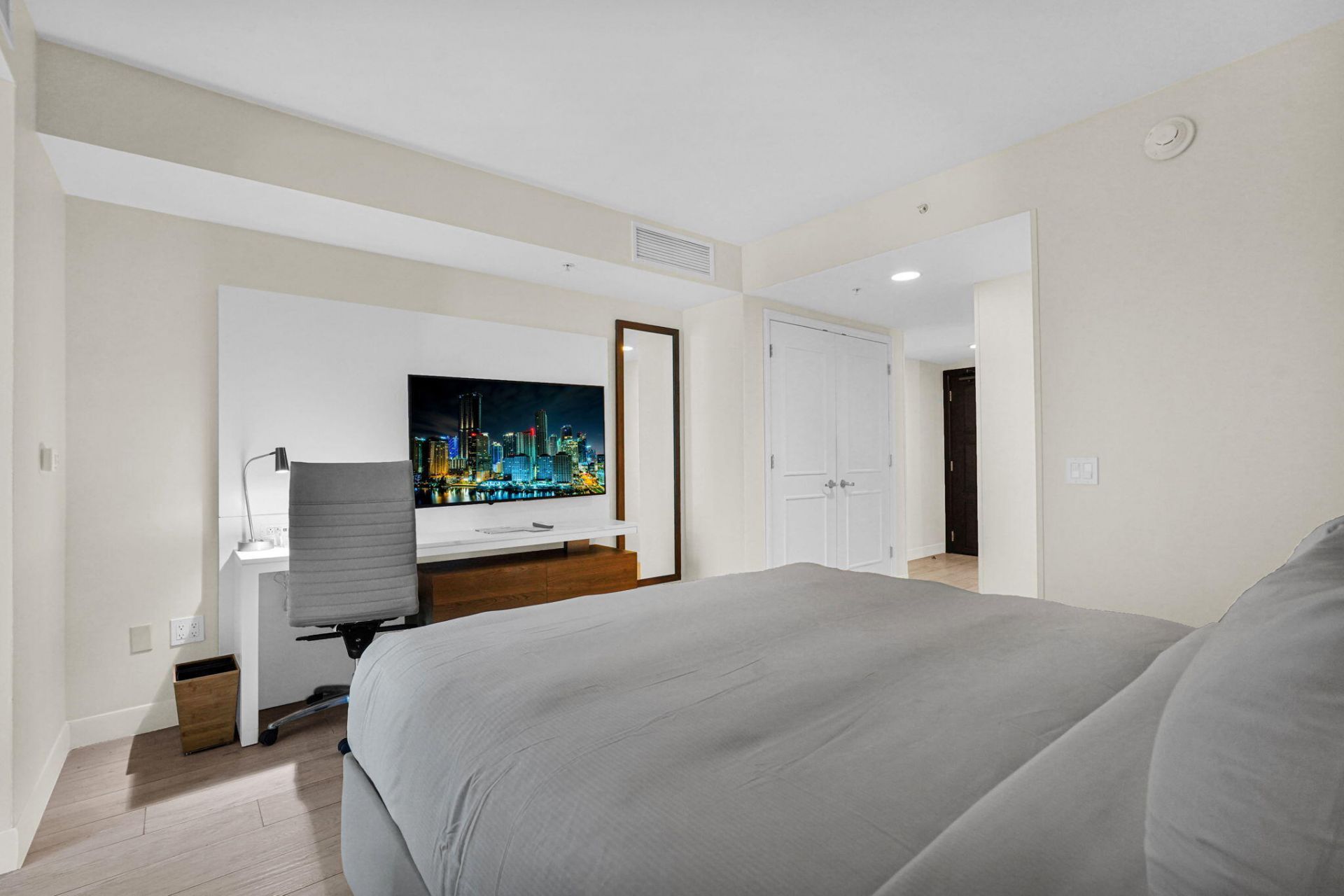 505 N Fort Lauderdale Beach Boulevard, Unit 1103, Fort Lauderdale, FL 33304 Photo