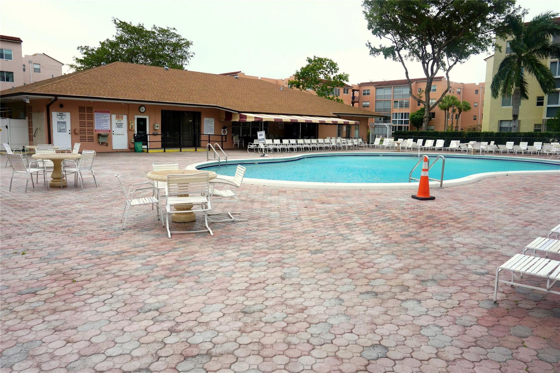 2851 Somerset Drive, Unit 103, Lauderdale Lakes, FL 33311 Photo
