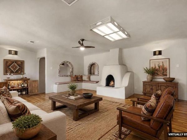 2918 Mountain Road NW, Albuquerque, NM 87104