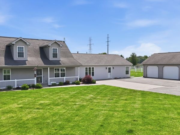 5611 S Doyle Road, New Haven, IN 46774