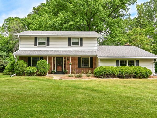 12780 Cardinal Crest Dr, Brookfield, WI 53005