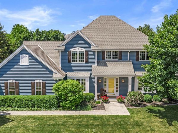 W72N447 Mulberry Ave, Cedarburg, WI 53012