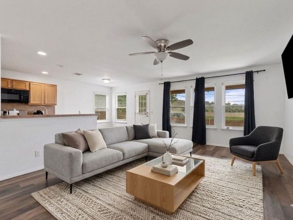 1121 Sweet Gum Dr, Kyle, TX 78640