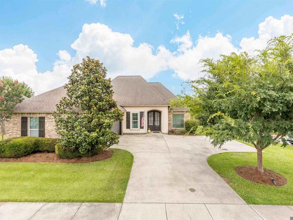 2953 Majestic Oaks Ave, Zachary, LA 70791