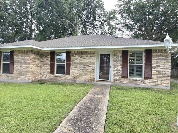 16526 Ellis Ave, Baton Rouge, LA 70816