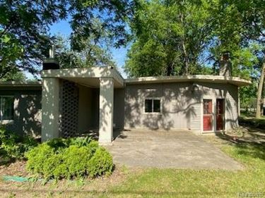 1131 Kettering Street, Burton, MI 48509