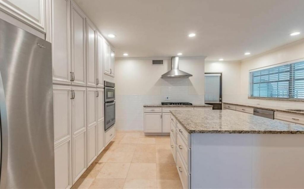 411 72nd Street S, Saint Petersburg, FL 33707 Photo