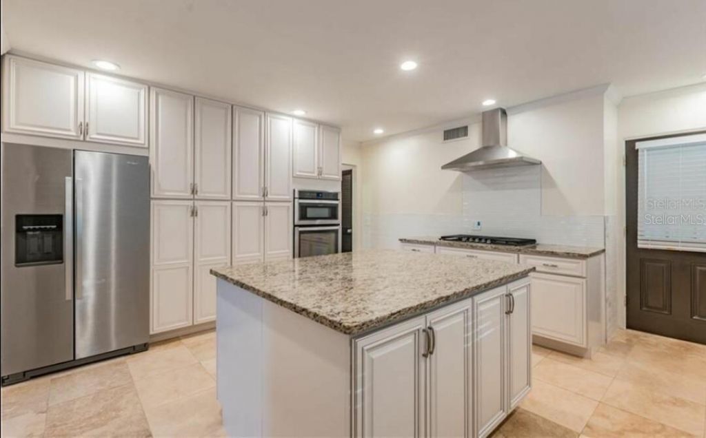 411 72nd Street S, Saint Petersburg, FL 33707 Photo