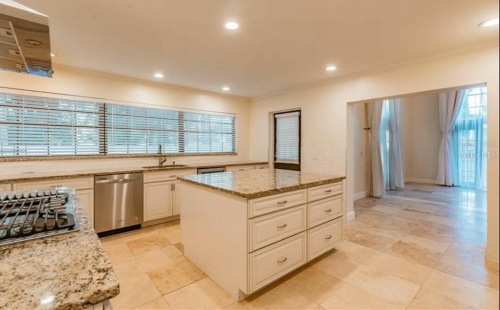 411 72nd Street S, Saint Petersburg, FL 33707 Photo