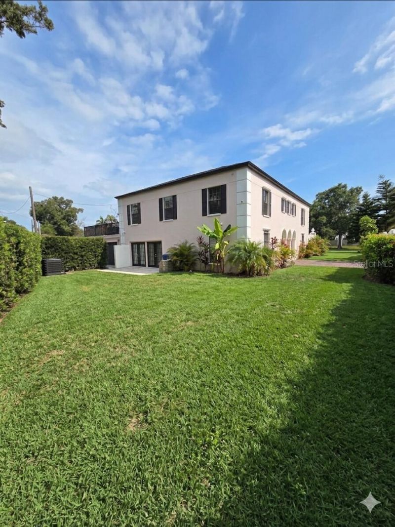 411 72nd Street S, Saint Petersburg, FL 33707 Photo