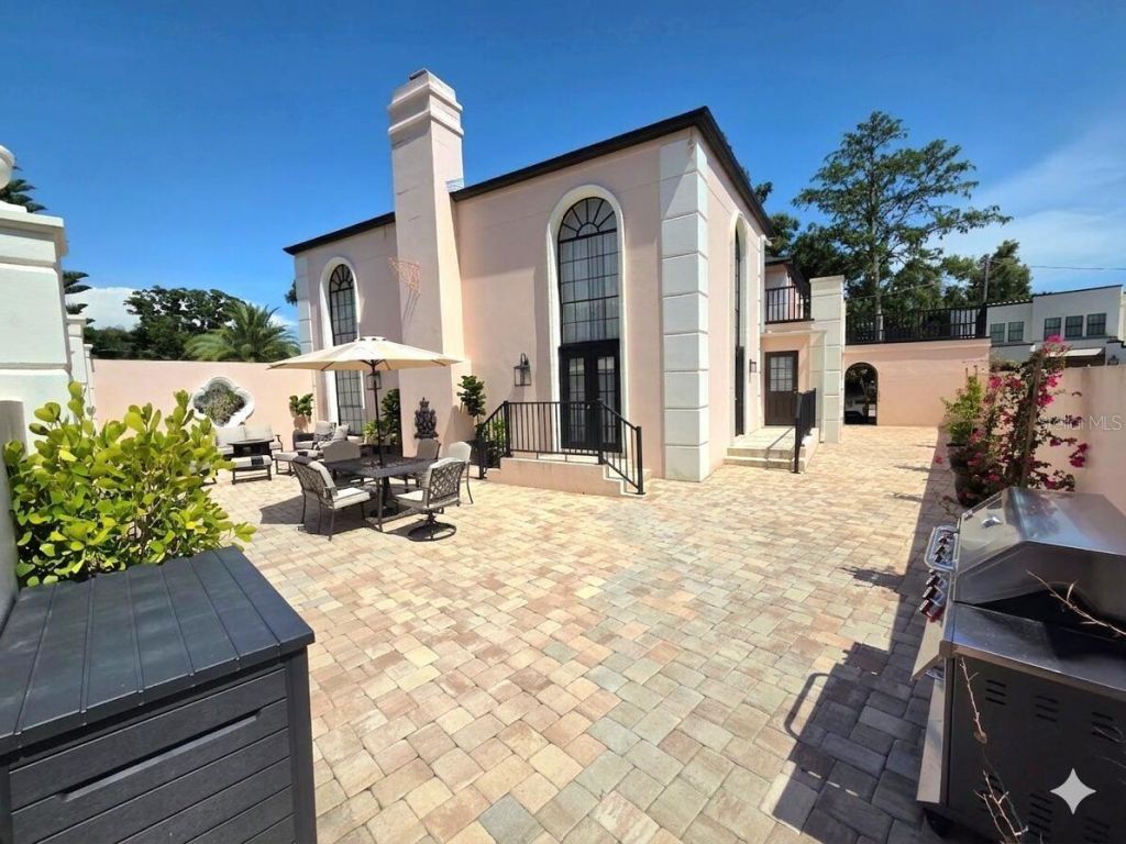 411 72nd Street S, Saint Petersburg, FL 33707 Photo