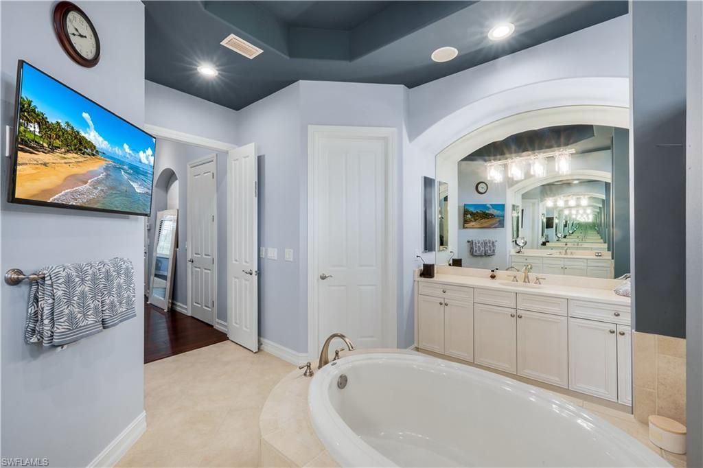 9002 Shenendoah Cir, Naples, FL 34113 Photo