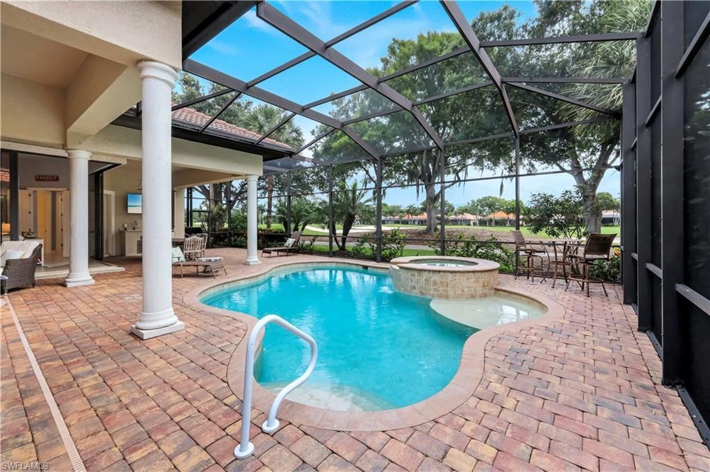 9002 Shenendoah Cir, Naples, FL 34113 Photo
