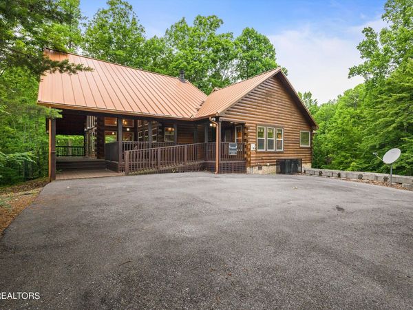2650 Grassy Branch Loop, Sevierville, TN 37876