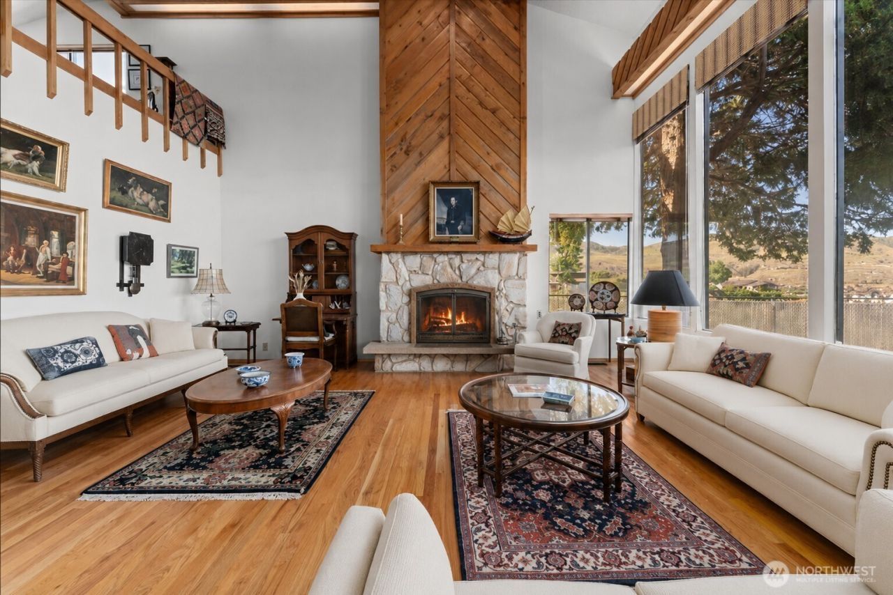 717 N Golf Course Drive , Chelan, WA 98816