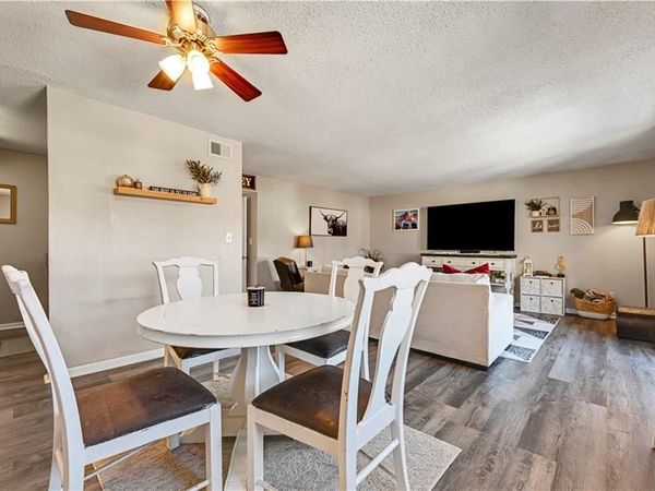 6228 Robinson Street, Unit 4, Overland Park, KS 66202