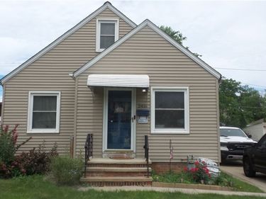 2416 Tuxedo Avenue, Parma, OH 44134