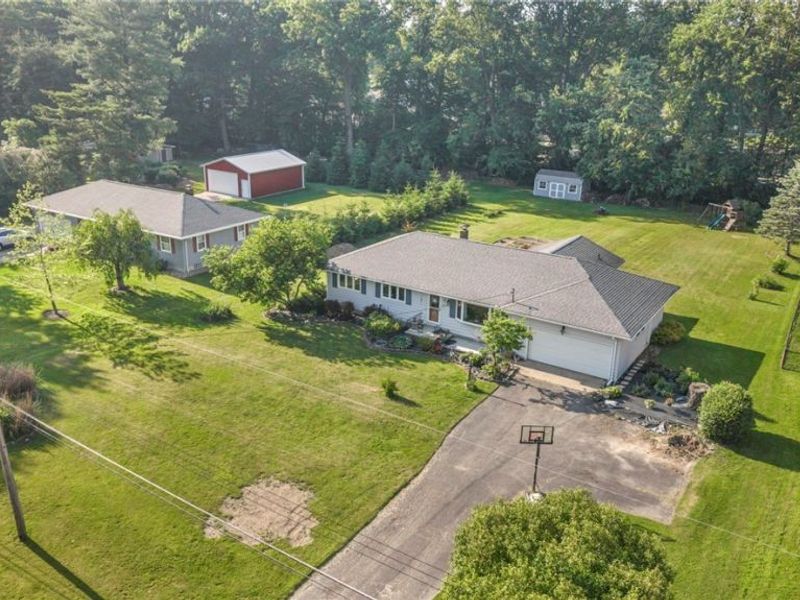 39550 Calann Drive , Elyria, OH 44035 Photo 4
