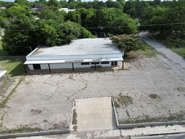 125 E Navarro Avenue , De Leon, TX 76444