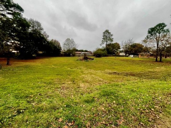 1410 Center Street , Grand Saline, TX 75140