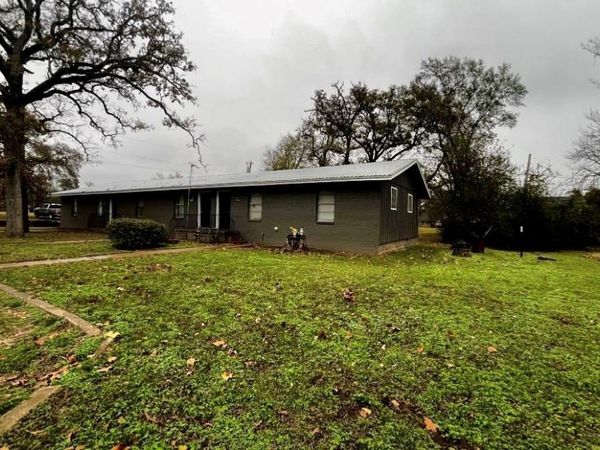 622 N Main Street , Grand Saline, TX 75140