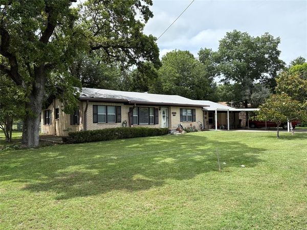 323 S Fisher Street , Gorman, TX 76454