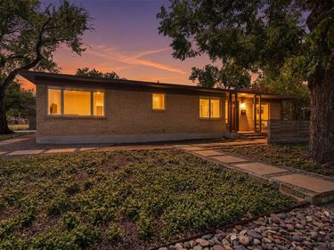 5016 Cockrell Avenue, Fort Worth, TX 76133