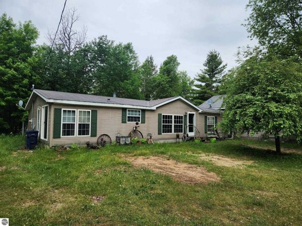 5948 Kniss Road, Kalkaska, MI 49646